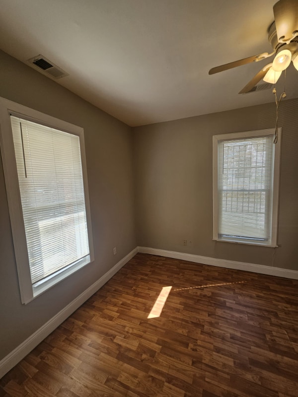 Photo - 809 Eastern Ave NE House