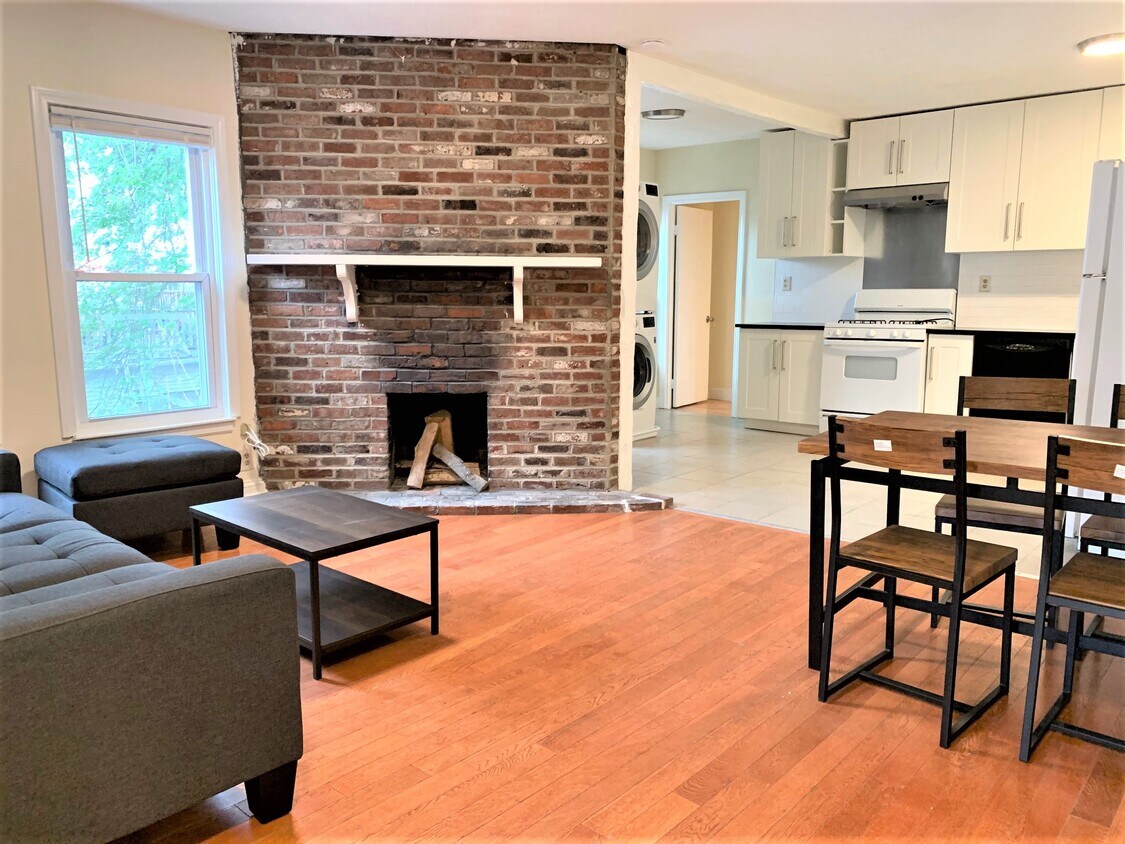 Primary Photo - 21 Bradbury St