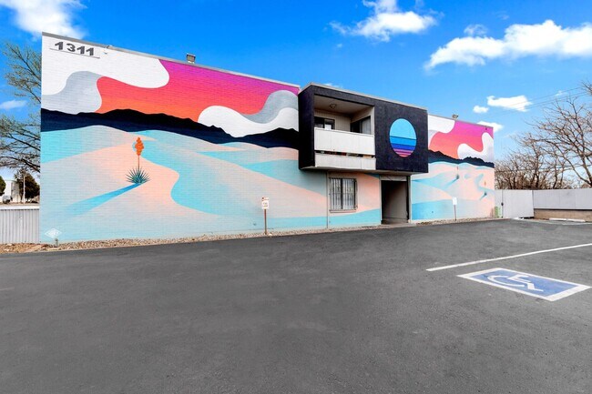Building Photo - Studio with On site laundry! No Deposit Re...