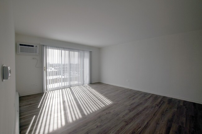 Building Photo - 520 Rentals