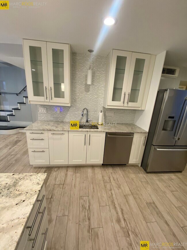 Foto del edificio - 469 Massachusetts Ave