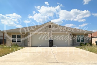 Building Photo - 3316 Stonewall Dr