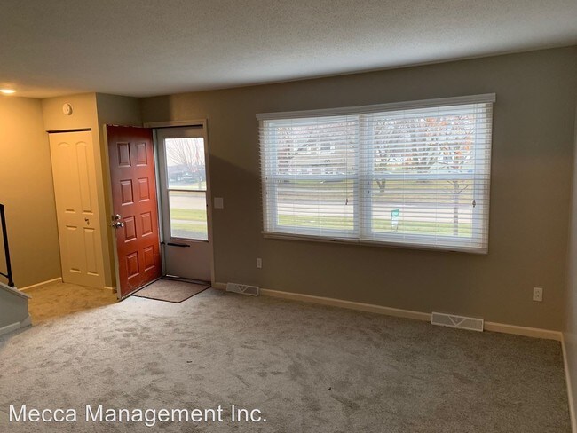 Foto del edificio - 223-225 Edgewood Dr