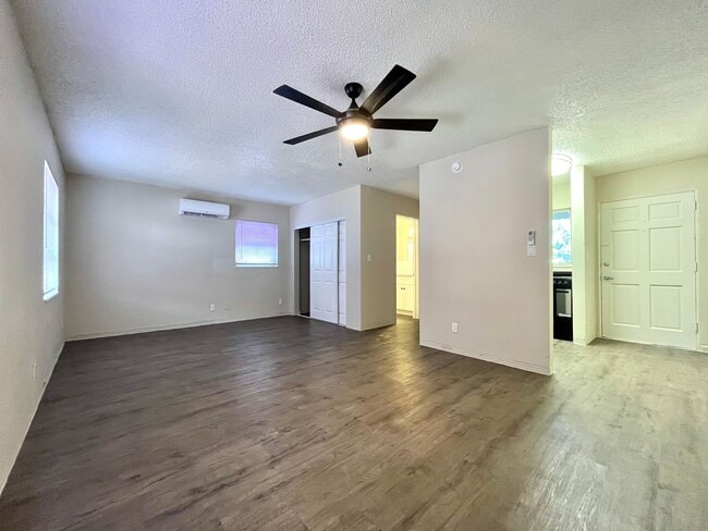 Interior Photo - CasaDova