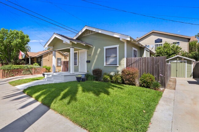 Foto del edificio - 2723 E 8th St