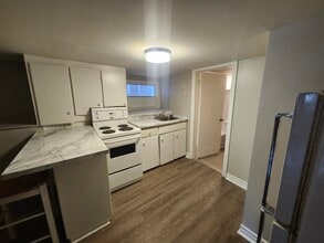 Building Photo - 51 Wright St