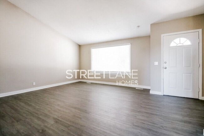 Foto del edificio - REDUCED!