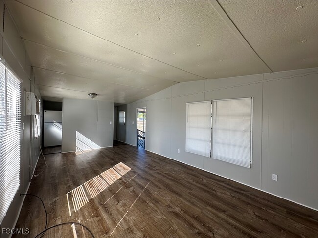 Building Photo - 7891 Suncoast Dr