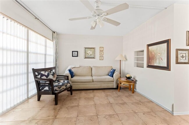 Foto del edificio - 24 Quails Run Blvd