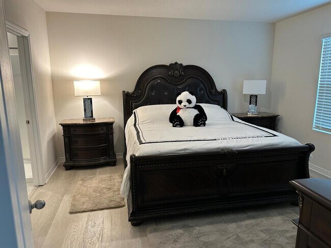 Foto del edificio - 1053 Berry Ln
