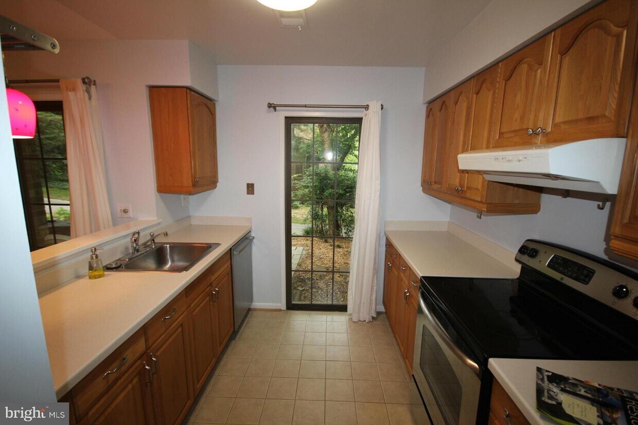 11331 Headlands Ct, Reston, VA 20191 Townhome Rentals in Reston VA