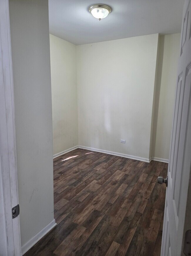 Foto del edificio - 1133 E 81st St