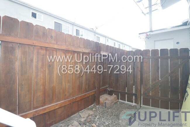 Foto del edificio - 35th st (4745-4749)