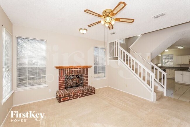 Foto del edificio - 4317 Fairmont Drive