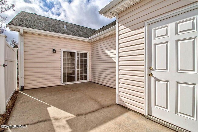 Building Photo - 1507 Honeybee Ln