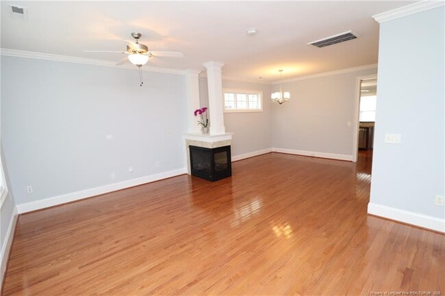 Building Photo - 5013 Sunny Creek Ln