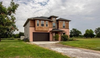 Building Photo - 12 Estates Rd