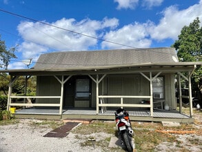 Building Photo - 1521 N 59th Terrace