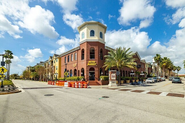 Building Photo - 1810 E Palm Ave #1102