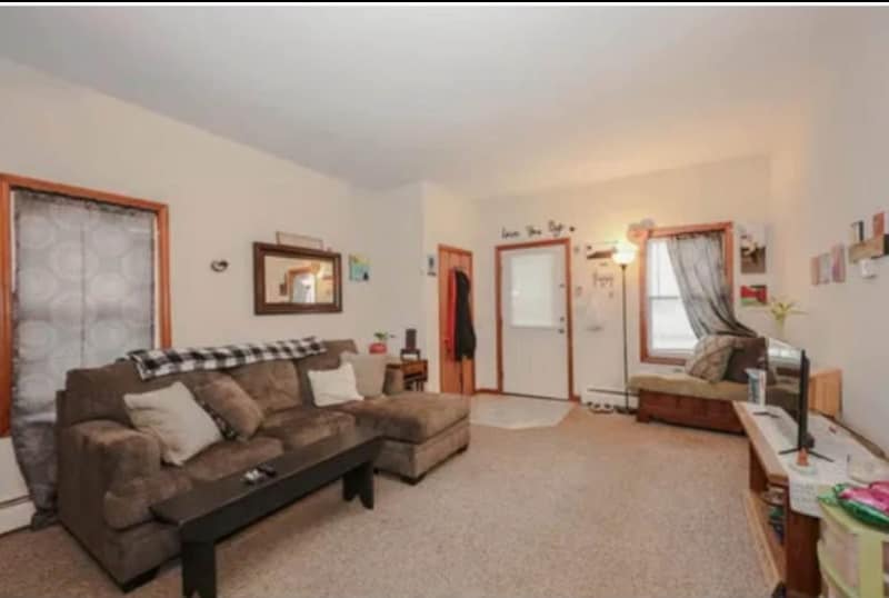 Building Photo - 15 Pleasant St