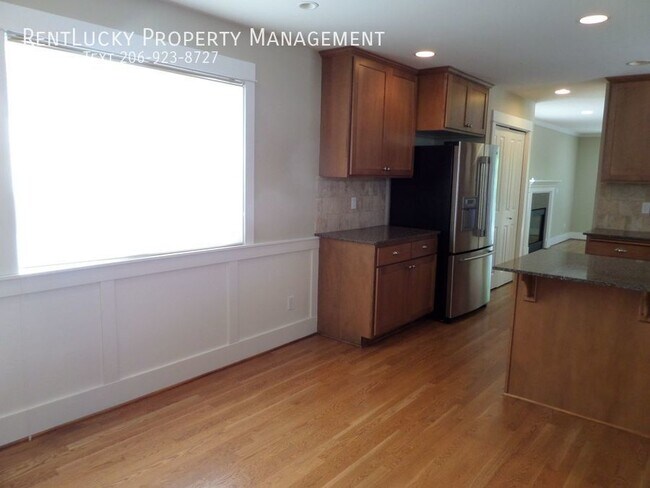 Building Photo - Great 3-Bedroom Home in Fantastic Seattle ...
