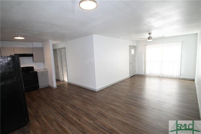 Building Photo - 9309 Dunwoody Dr