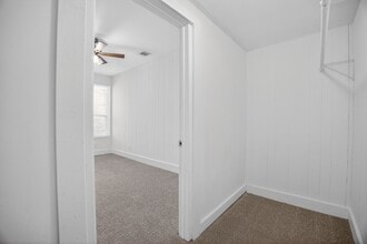 Building Photo - 304 W Vulcan St