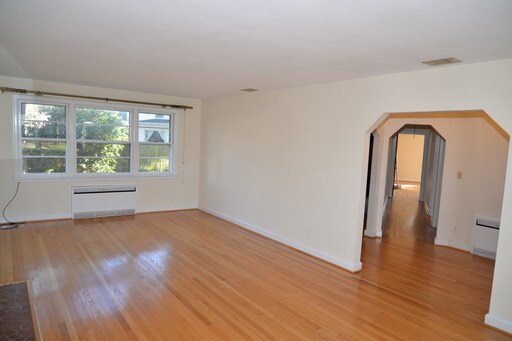 Building Photo - 145 W Belvedere Rd