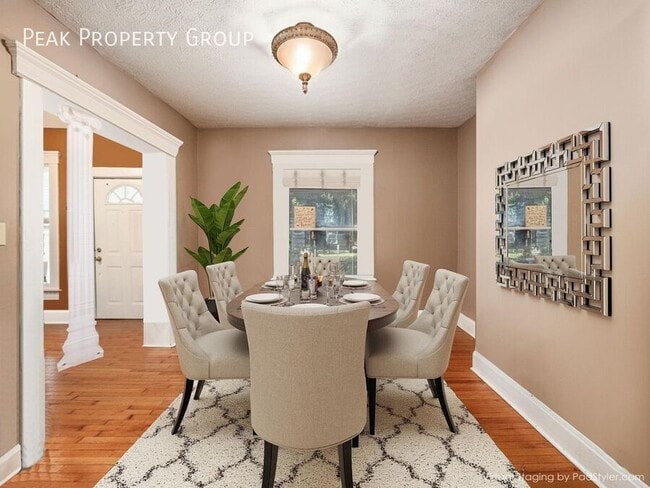 Building Photo - 1400 Summit St