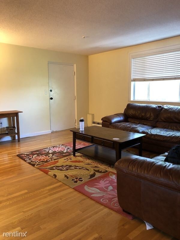 Building Photo - 2 br, 1 bath  - 110 Pearl St