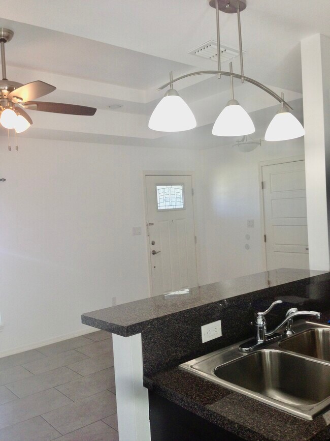 Foto del edificio - 6002 Blanco River St