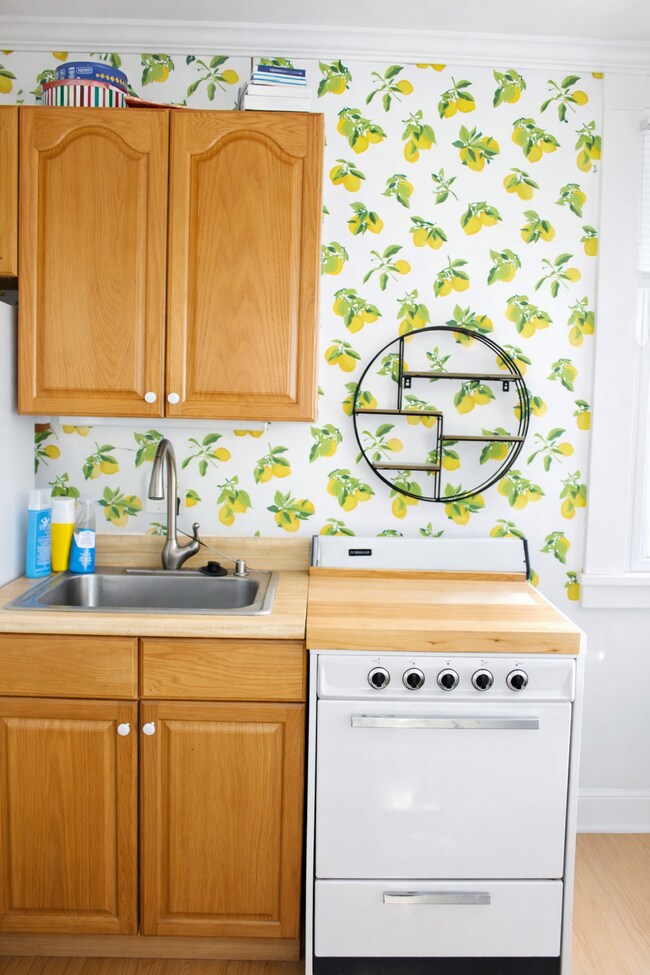 Foto del edificio - 2415 BeechwoodCarriage House