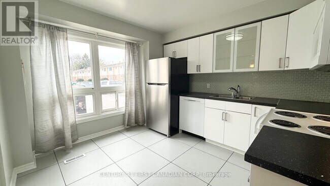 Photo du bâtiment - 89 Highview Ave E