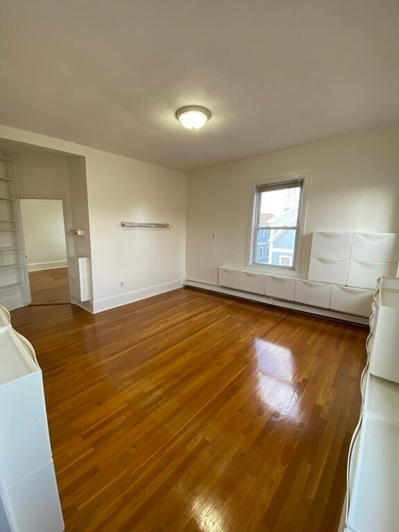 Building Photo - 315 Elm St