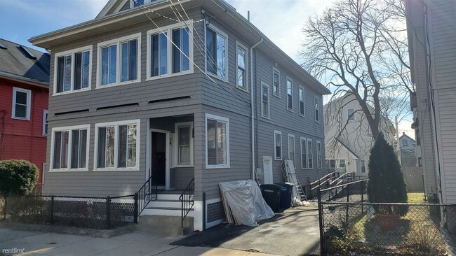 Building Photo - 3 br, 1.5 bath Duplex - 16 Malvern Avenue 14