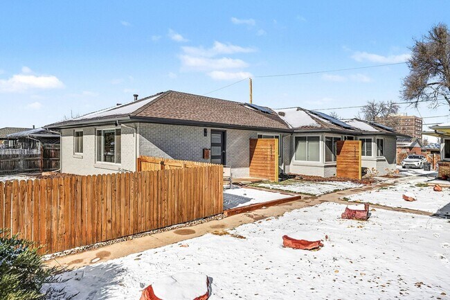 Building Photo - Spacious 3BD/2BA Home in Denver, CO- Available August 1st!