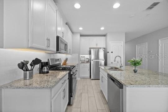 Foto del edificio - 242 Cedar Bark Ln