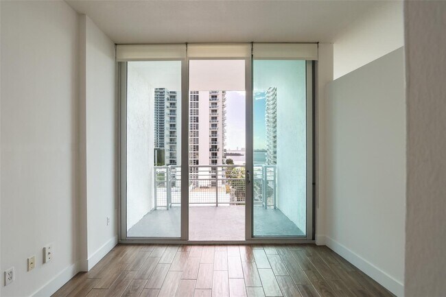 Foto del edificio - 2200 NE 4th Ave