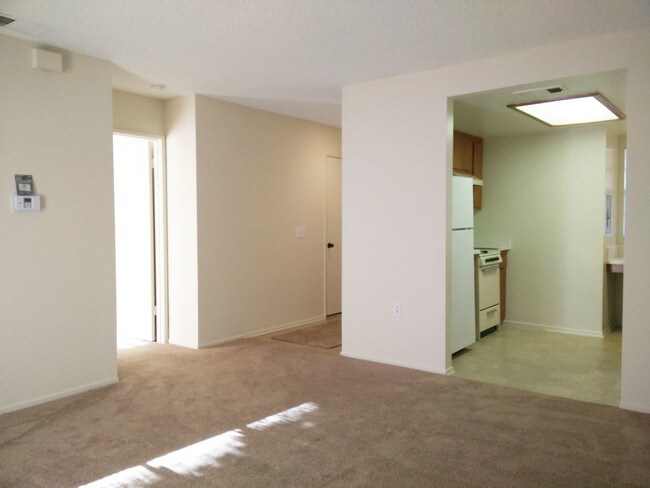 Foto del edificio - 220 E Oak St