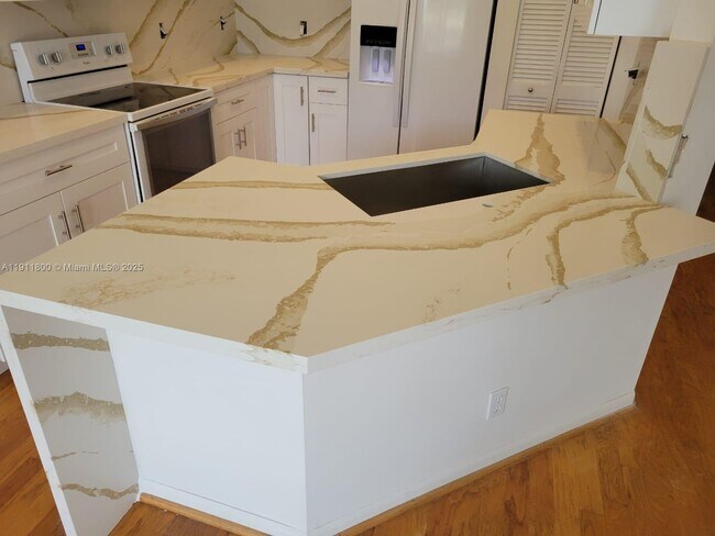 Building Photo - 900 Savannah Falls Dr