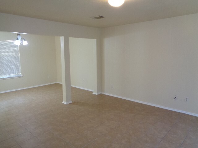 Foto del edificio - 1838 Strongs Ct