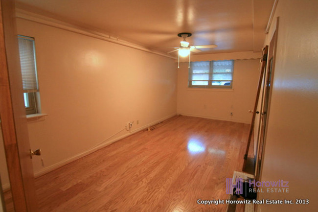 Foto del edificio - 25-58-58 44th St