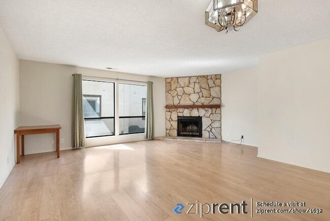 Building Photo - 970 Bellomo Ave