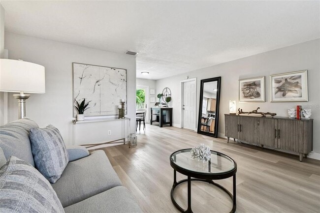 Foto del edificio - 4545 37th Ave N