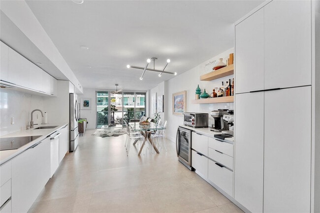 Building Photo - 6620 Indian Creek Dr