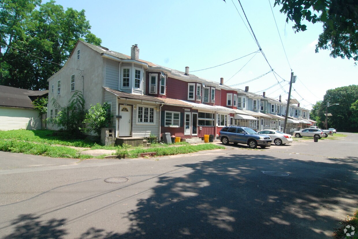 101 S Overbrook Ave, Trenton, NJ 08618 Apartments in Trenton, NJ