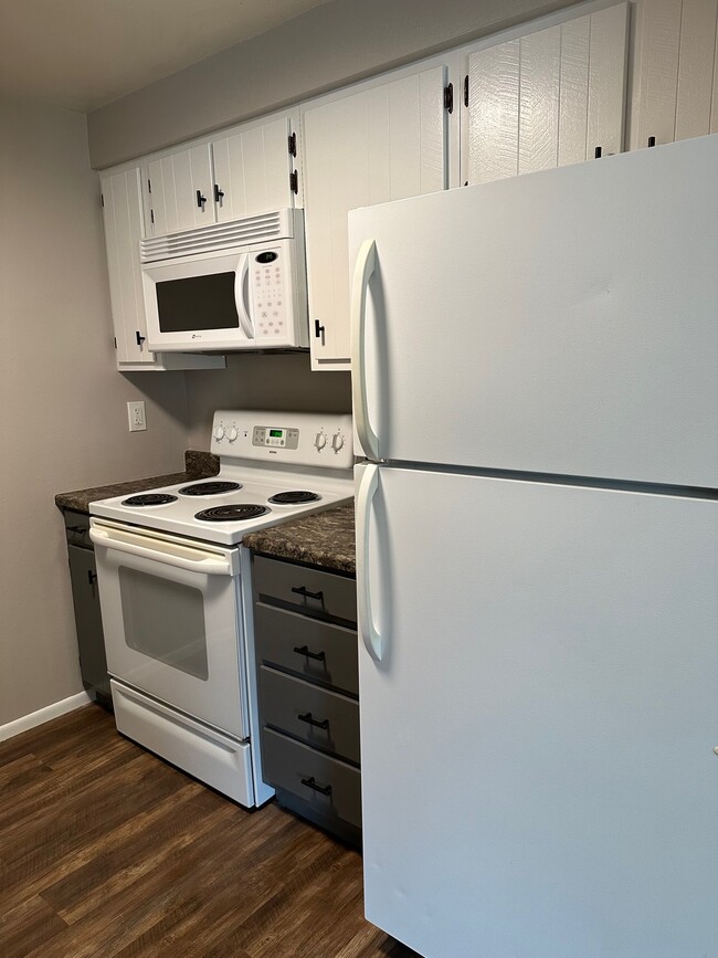 Kitchen - 301 S Gunnison Ave