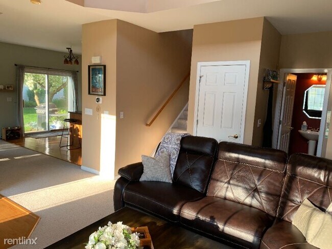 Building Photo - 353 Abington Woods Dr