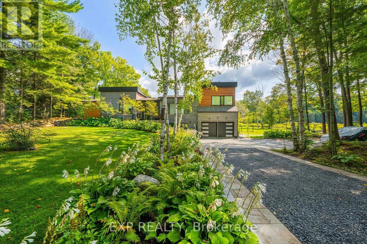 Primary Photo - 5 Birch Knoll Rd
