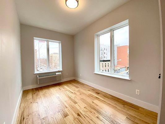 Foto del edificio - 2 bedroom in BRONX NY 10460